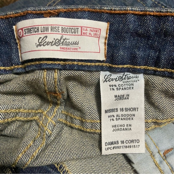 Vintage Levi Strauss Low Rise Bootcut Denim Jeans - Picture 13 of 14